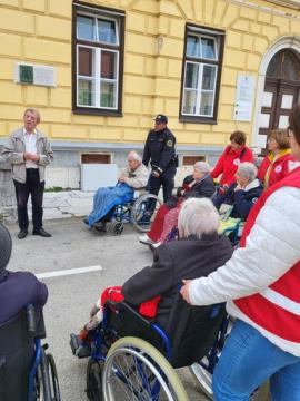 hoj, gremo na kavo-4